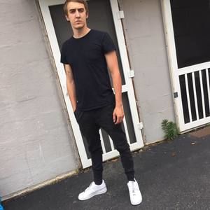 Meet your Posher, Aaron